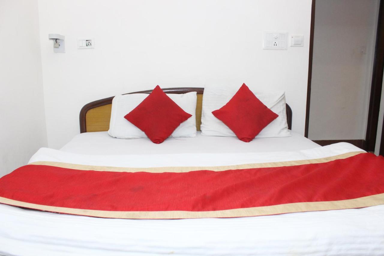 Hotel Dolls Inn Nainital Bagian luar foto