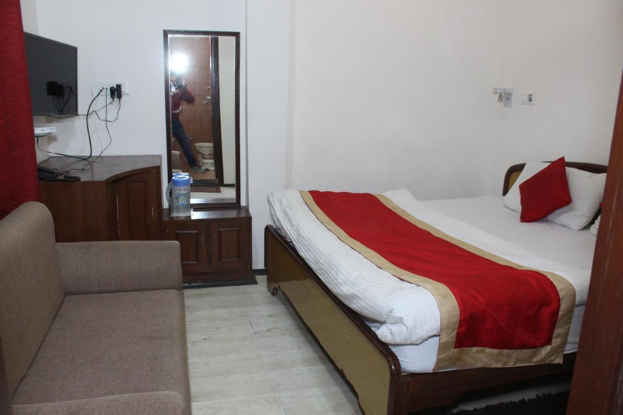 Hotel Dolls Inn Nainital Bagian luar foto