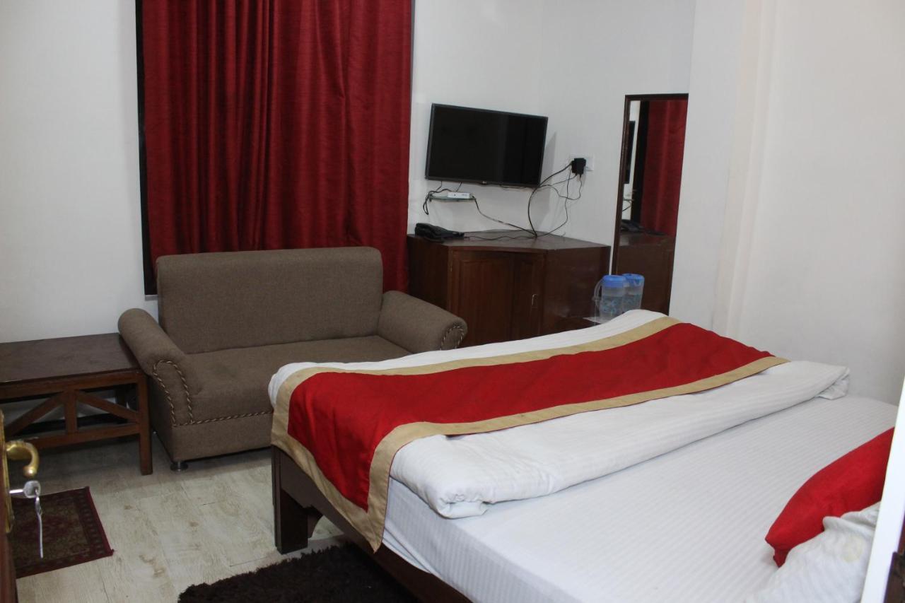 Hotel Dolls Inn Nainital Bagian luar foto