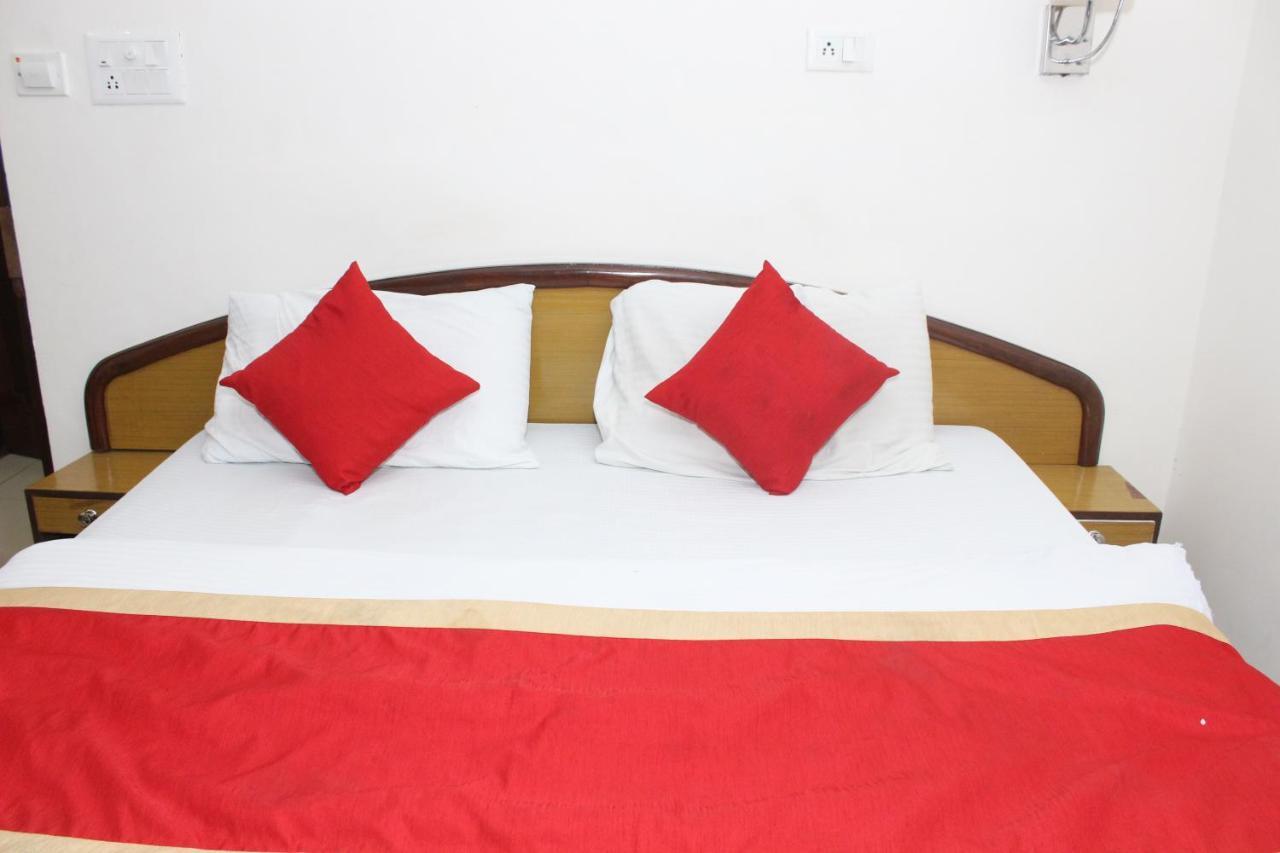 Hotel Dolls Inn Nainital Bagian luar foto