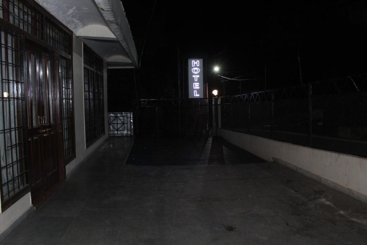 Hotel Dolls Inn Nainital Bagian luar foto