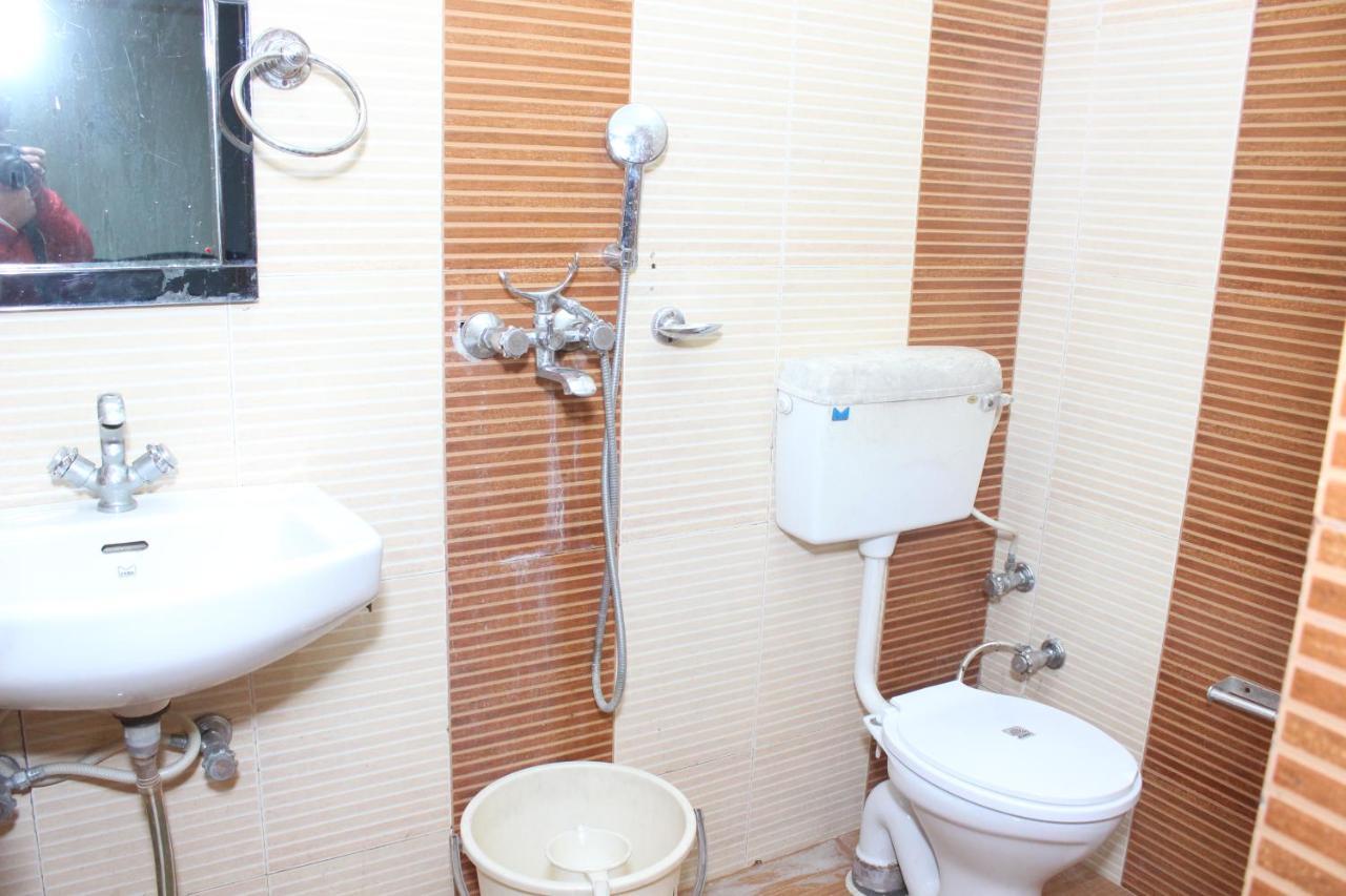 Hotel Dolls Inn Nainital Bagian luar foto