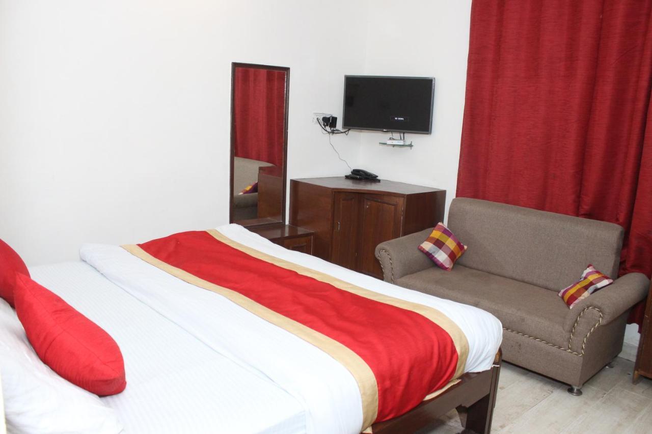 Hotel Dolls Inn Nainital Bagian luar foto