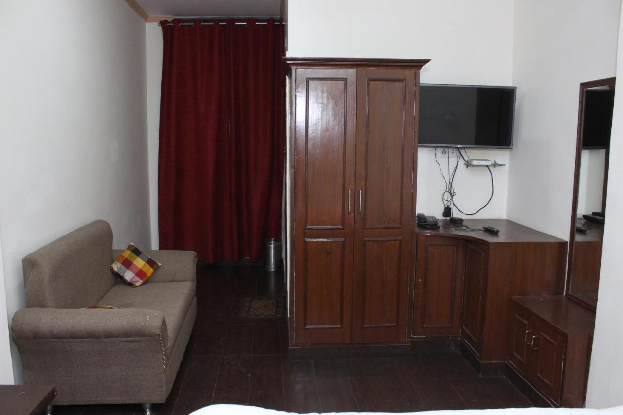 Hotel Dolls Inn Nainital Bagian luar foto