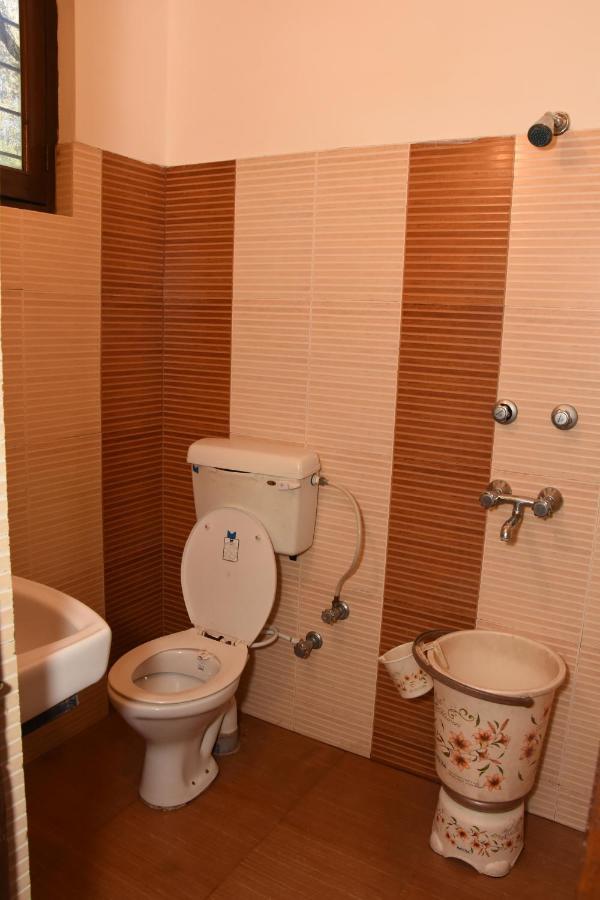 Hotel Dolls Inn Nainital Bagian luar foto